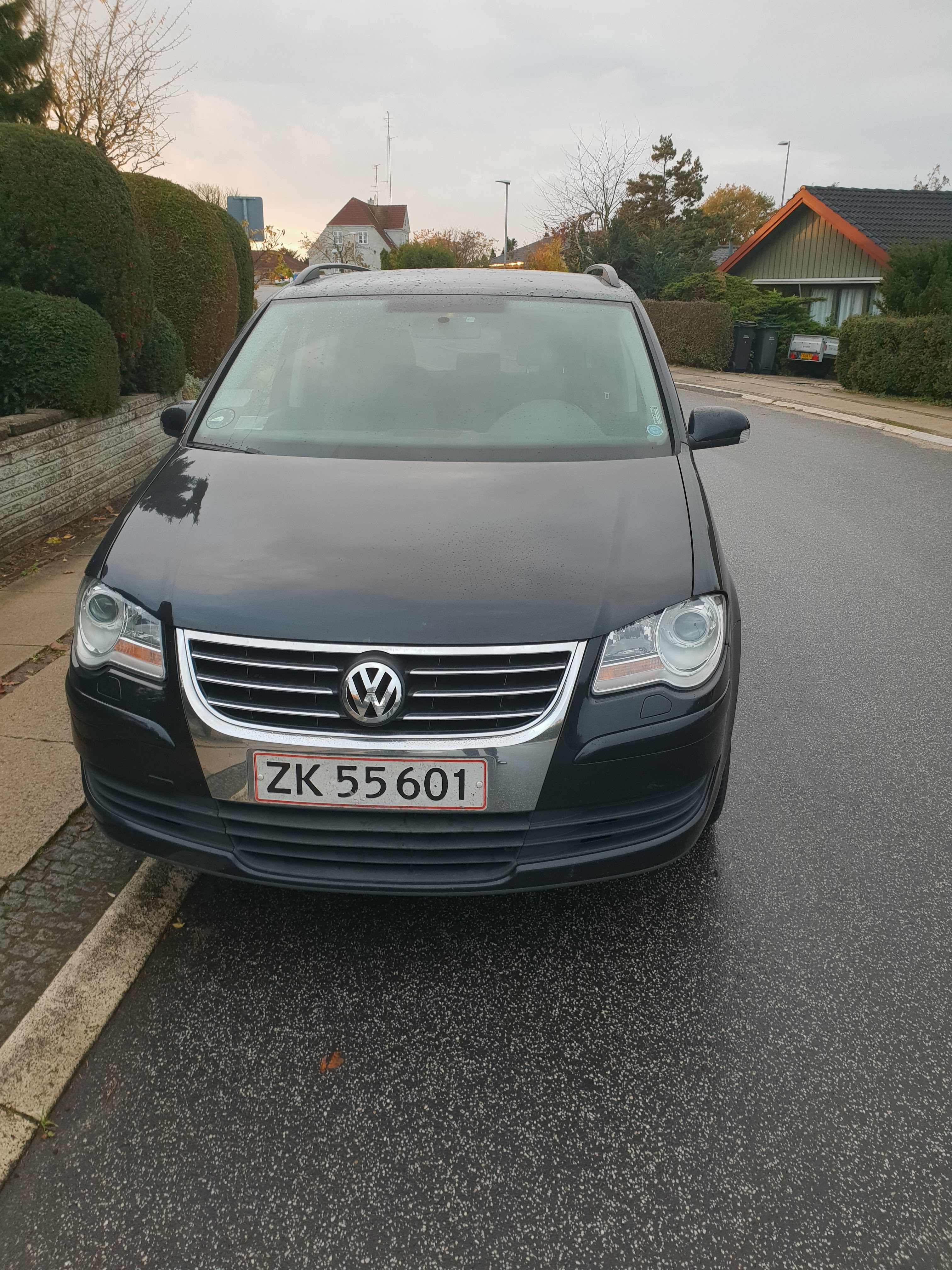 Sort VW Touran fra 2008