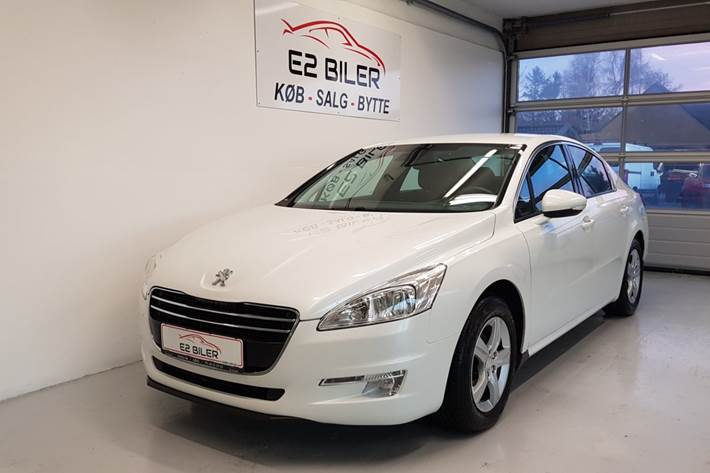 Grå Peugeot 508 fra 2011