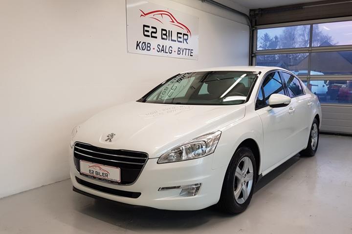 Grå Peugeot 508 fra 2011
