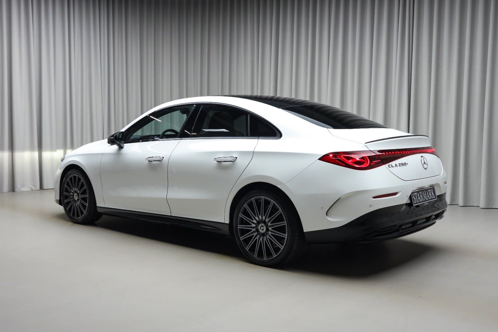 Hvid Mercedes CLA250+ fra 2025
