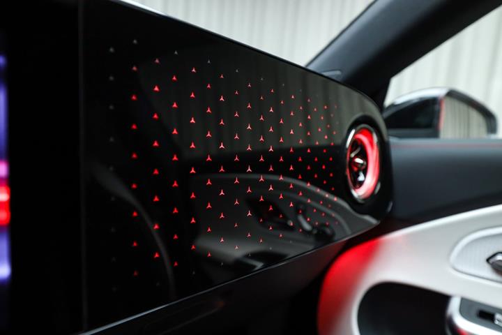 Hvid Mercedes CLA250+ fra 2025