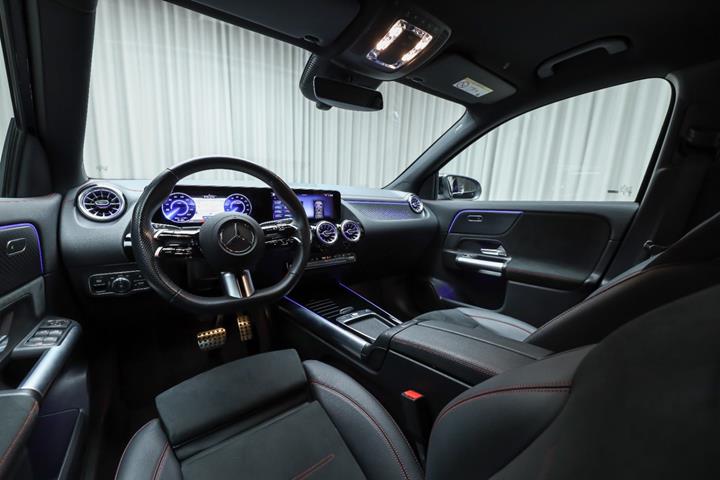 Sort Mercedes EQA250+ fra 2025