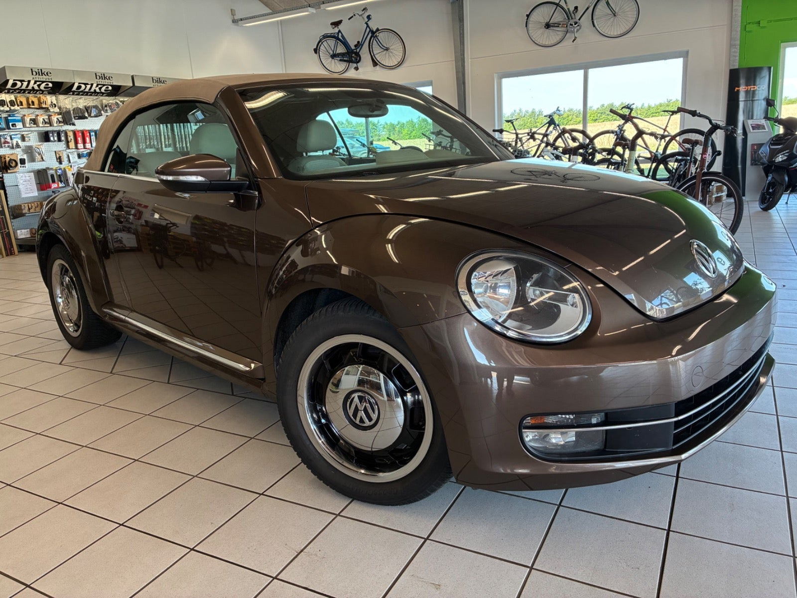Brun VW The Beetle fra 2014