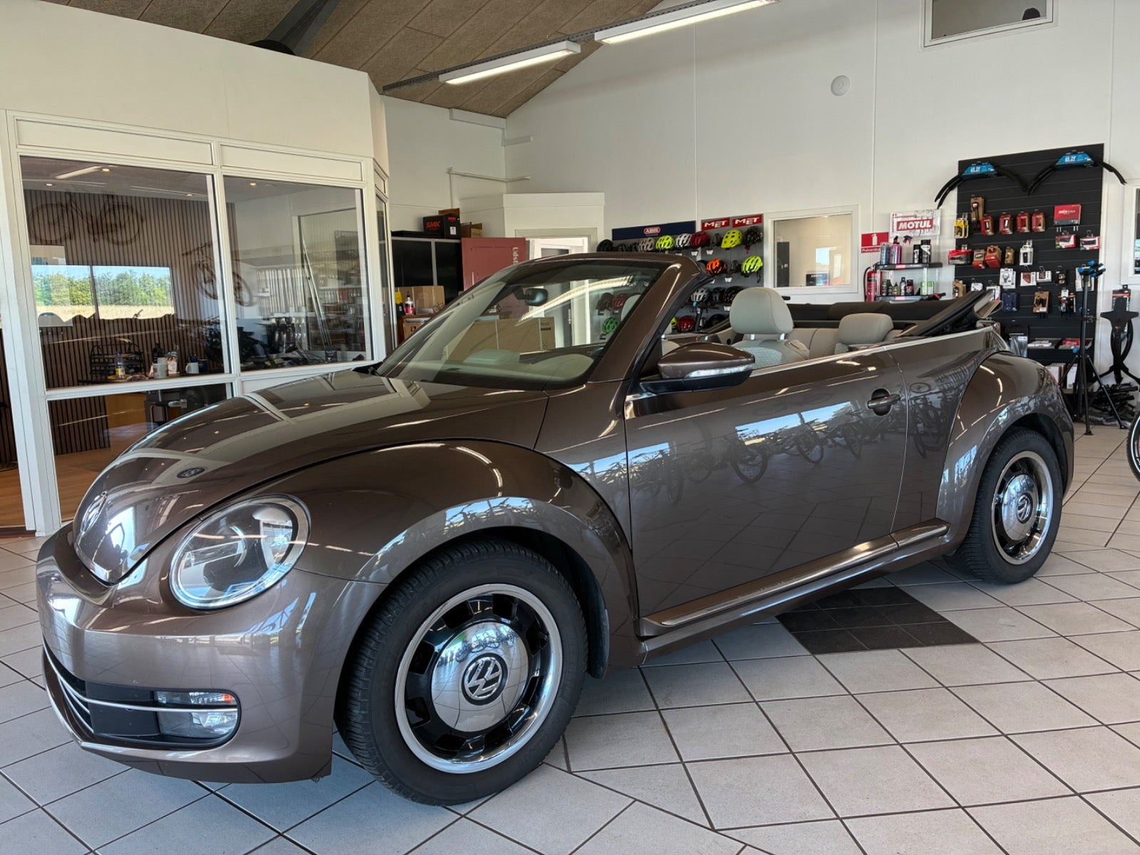 Brun VW The Beetle fra 2014