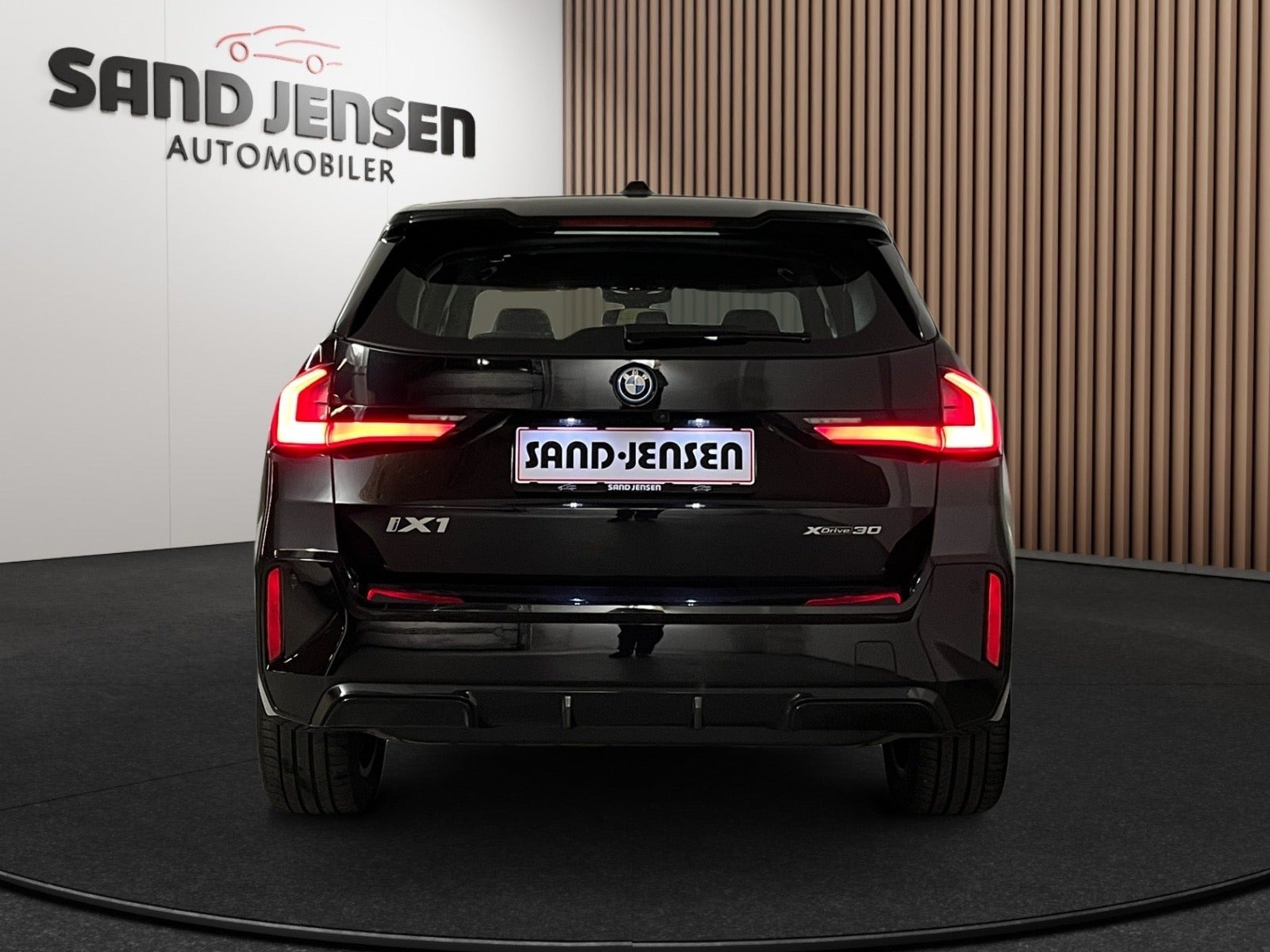 Sort BMW iX1 fra 2023