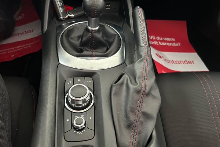 Sort Mazda MX-5 fra 2017