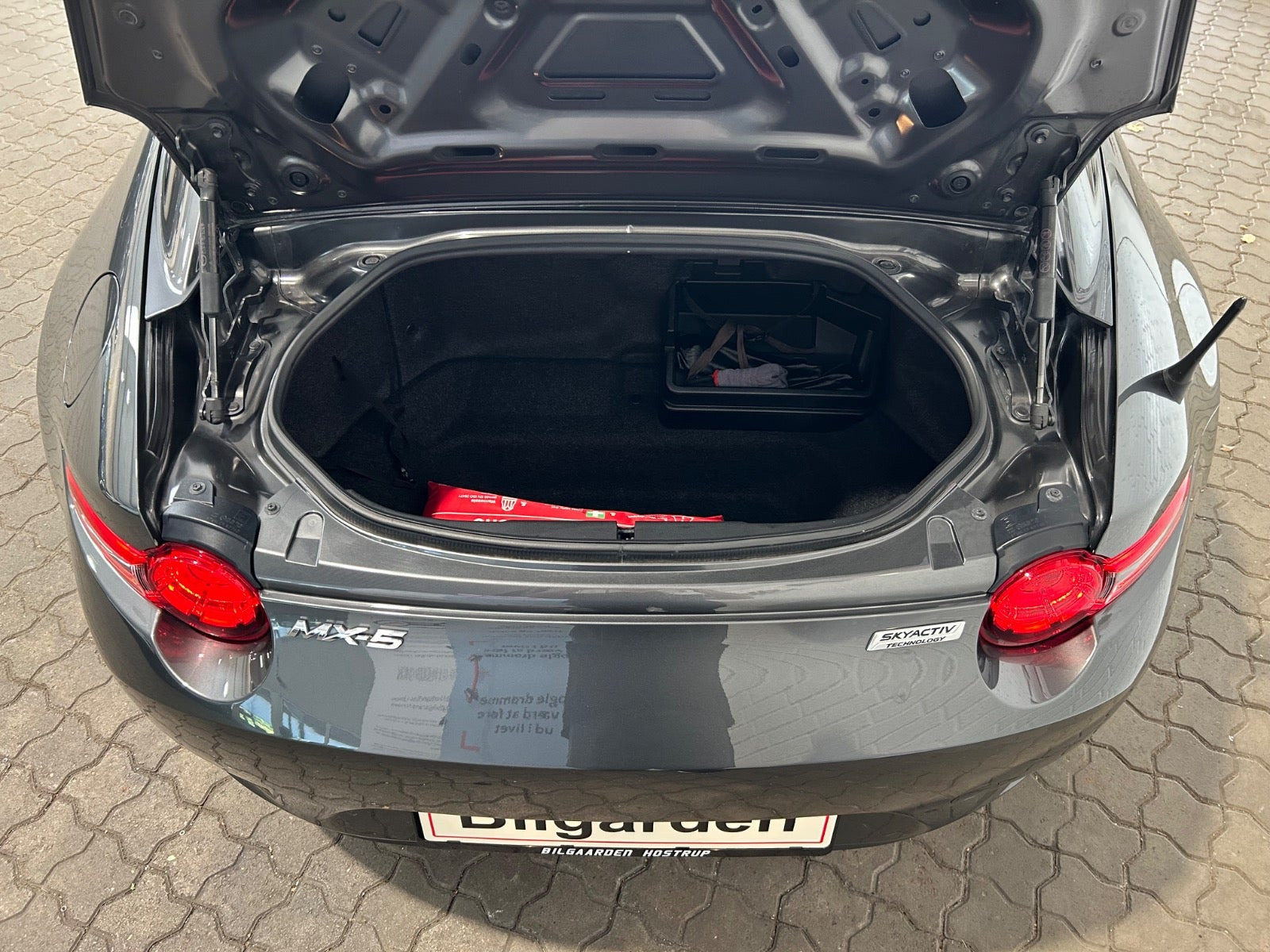 Sort Mazda MX-5 fra 2017