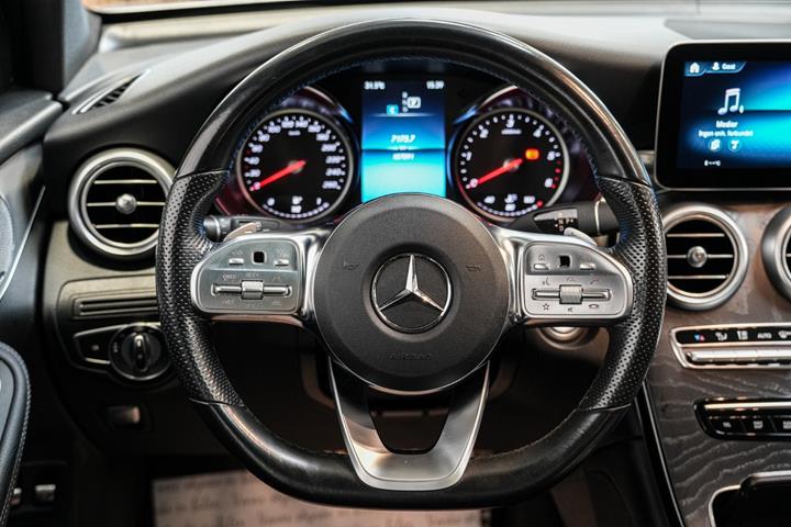 Sølv Mercedes GLC300 d fra 2020