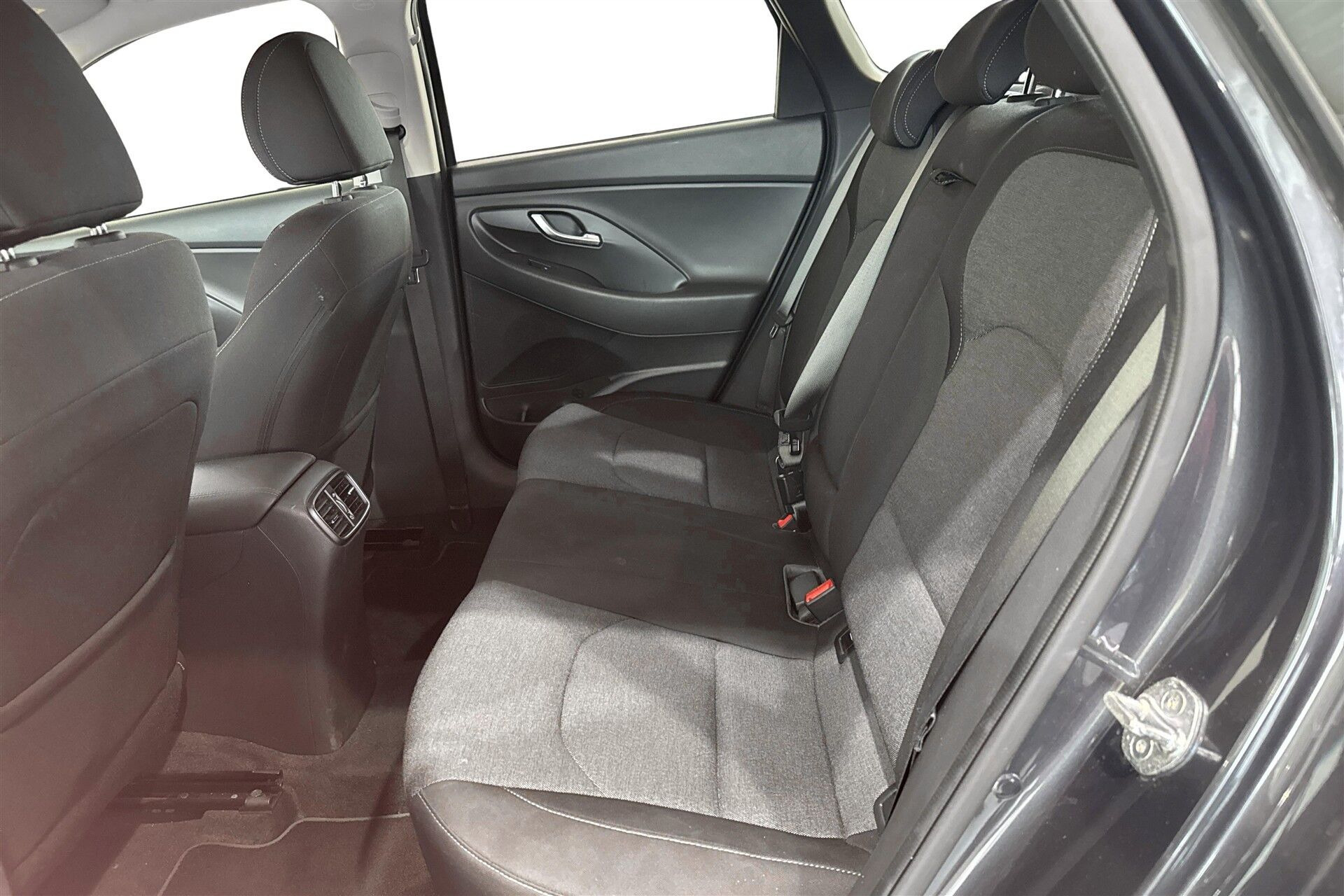 Grå Hyundai i30 fra 2022