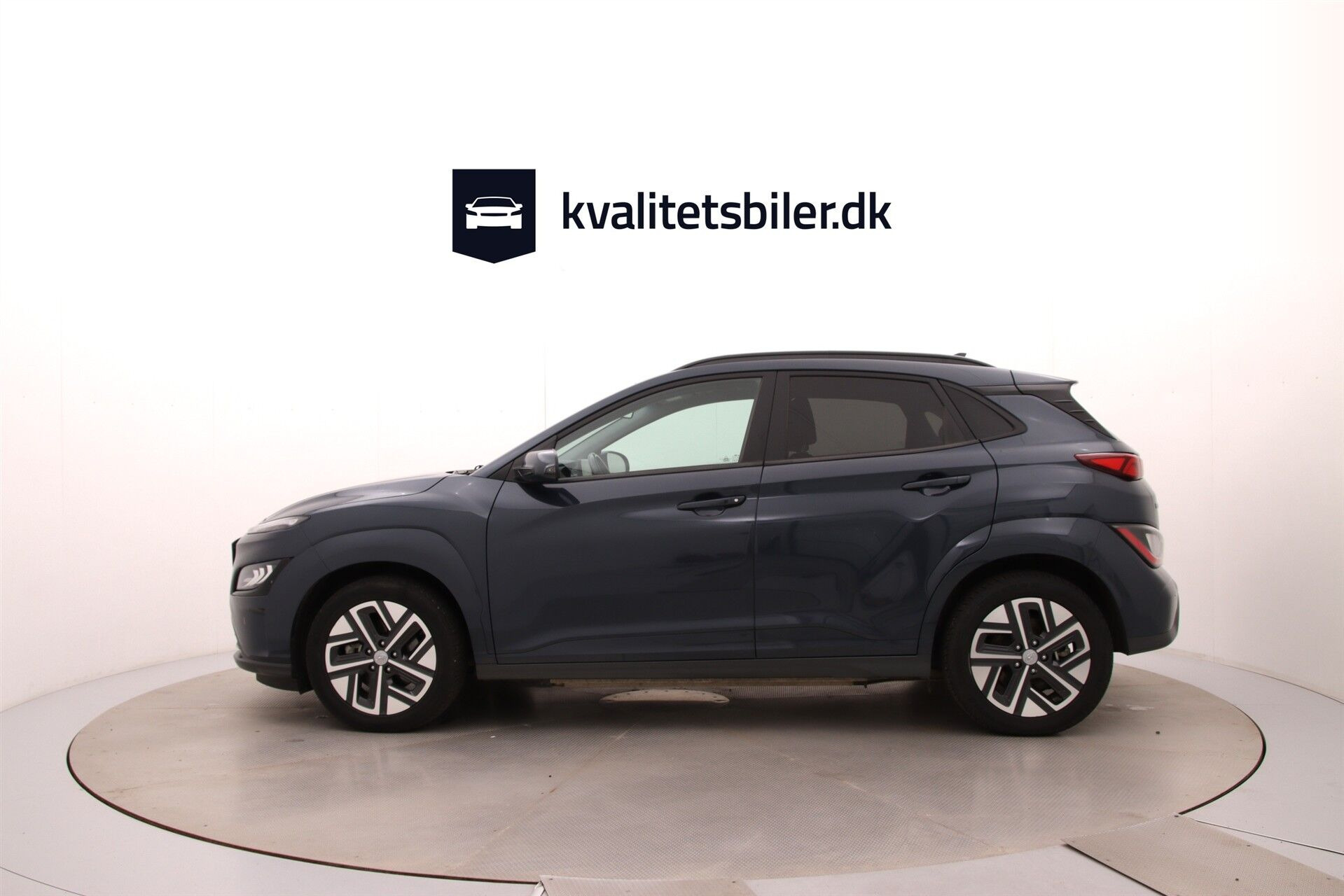 Grå Hyundai Kona fra 2023