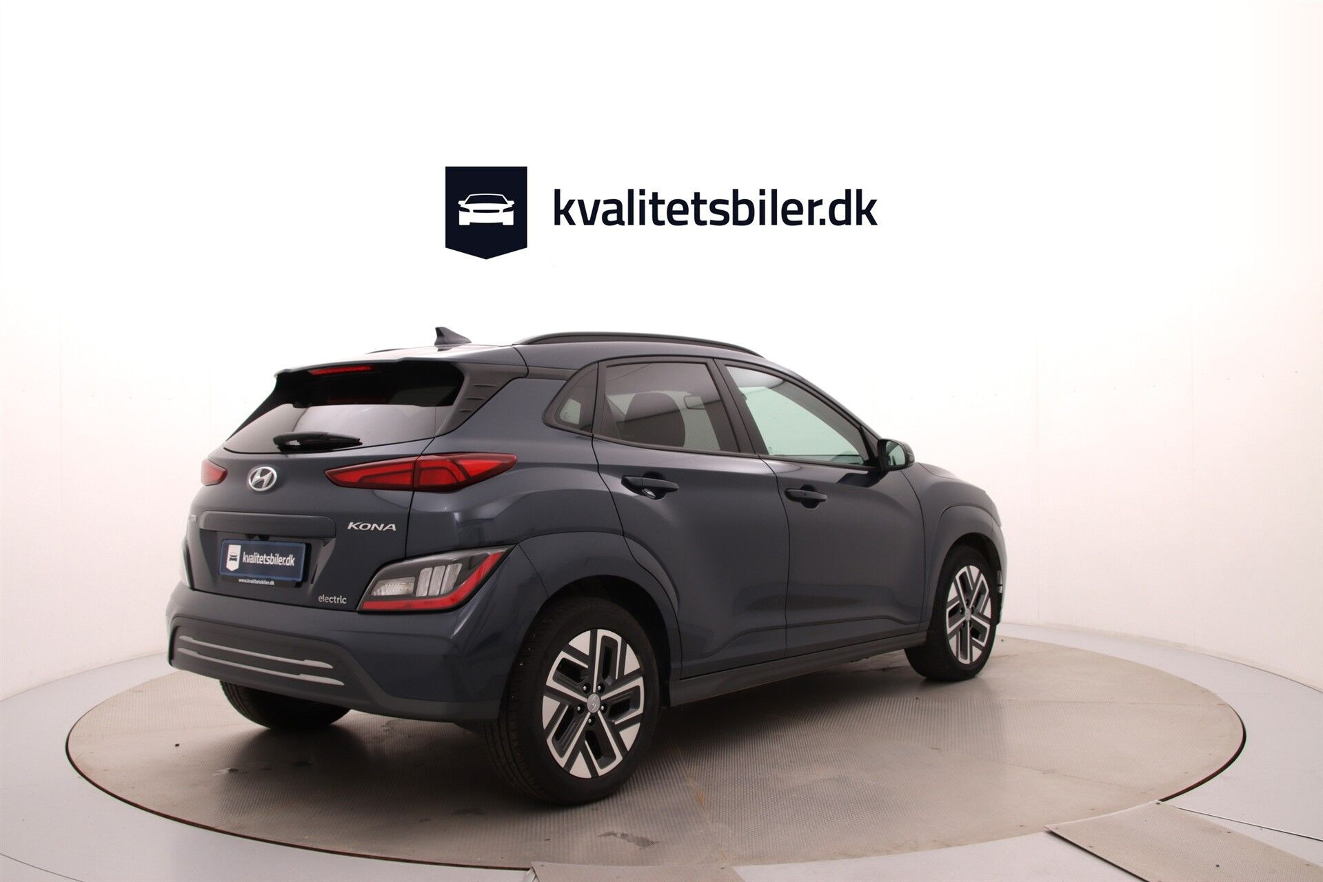 Grå Hyundai Kona fra 2023