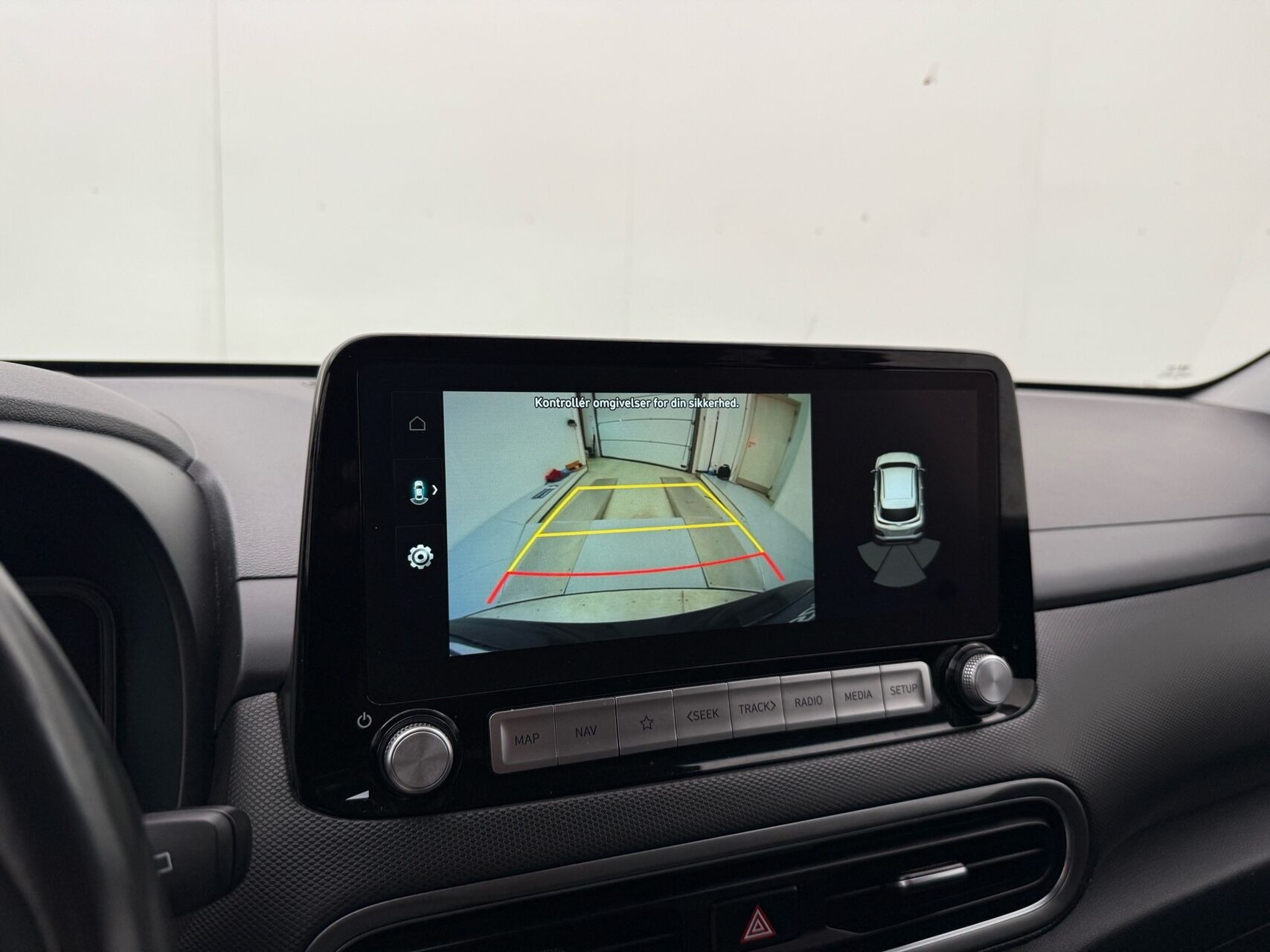 Grå Hyundai Kona fra 2023