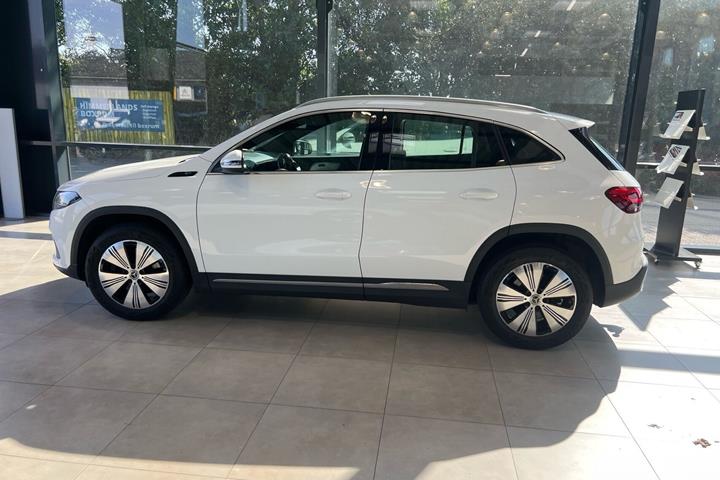 Hvid Mercedes EQA 250+ fra 2022