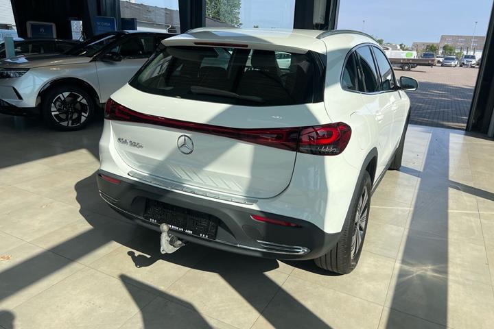 Hvid Mercedes EQA 250+ fra 2022