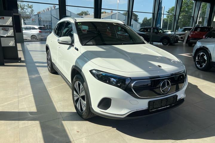 Hvid Mercedes EQA 250+ fra 2022