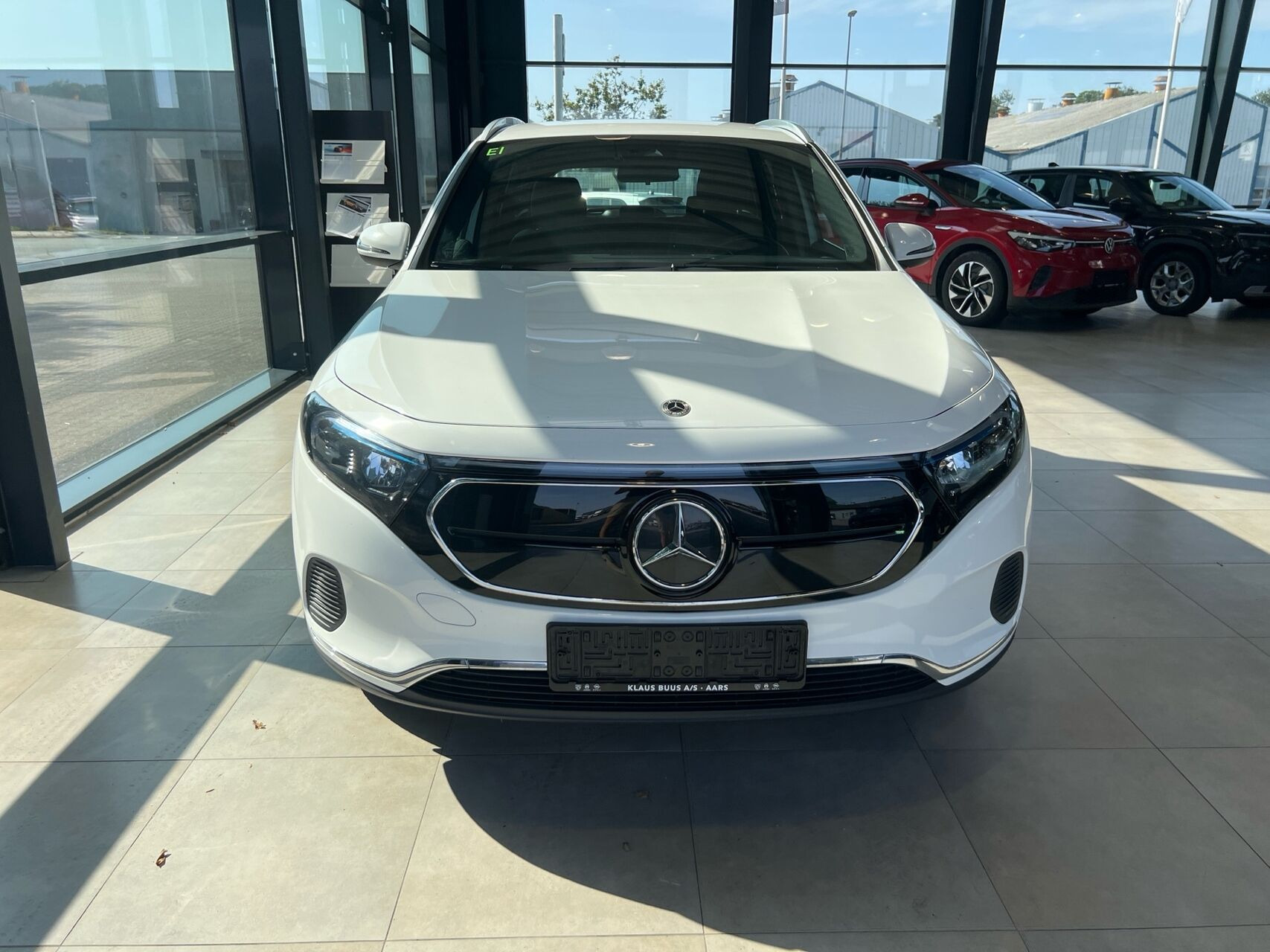 Hvid Mercedes EQA 250+ fra 2022