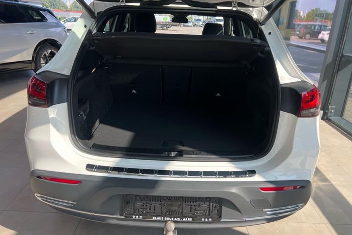 Hvid Mercedes EQA 250+ fra 2022