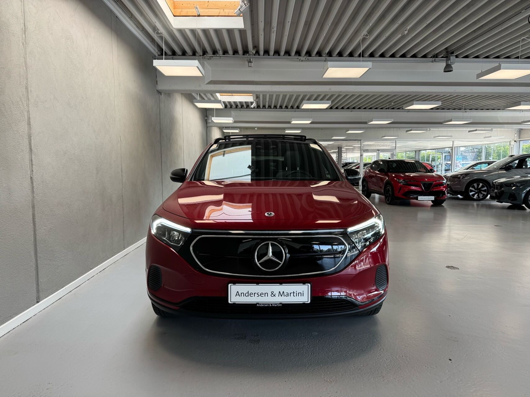 Rød Mercedes EQA 250 fra 2022
