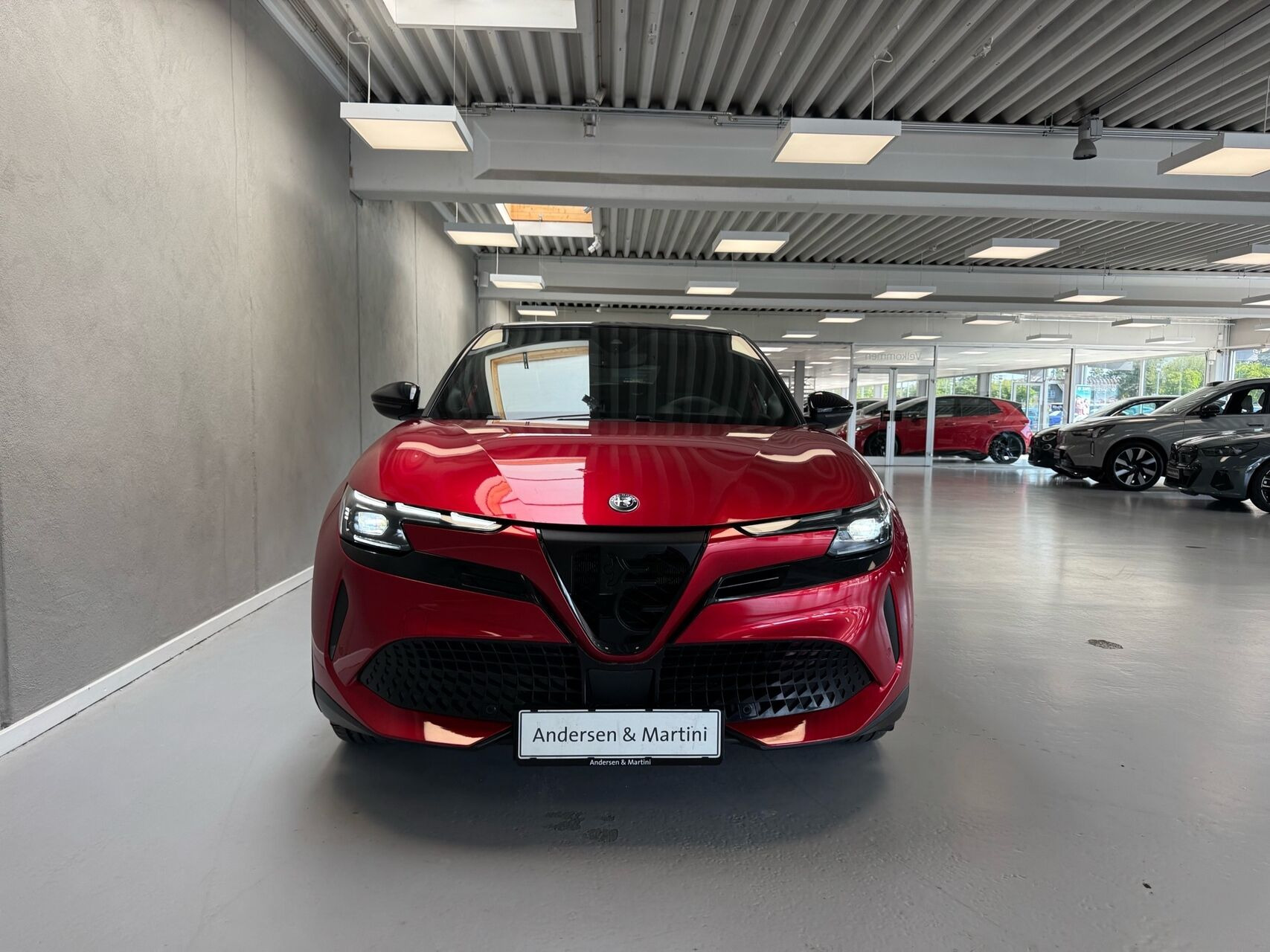 Rød Alfa Romeo Junior fra 2025
