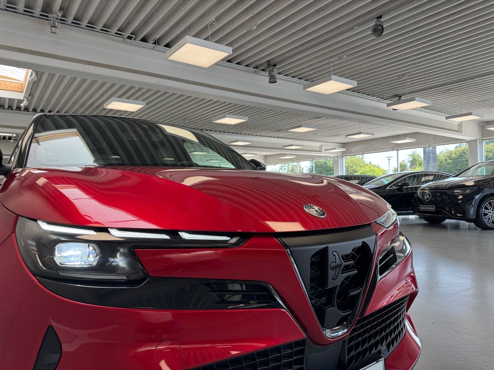 Rød Alfa Romeo Junior fra 2025