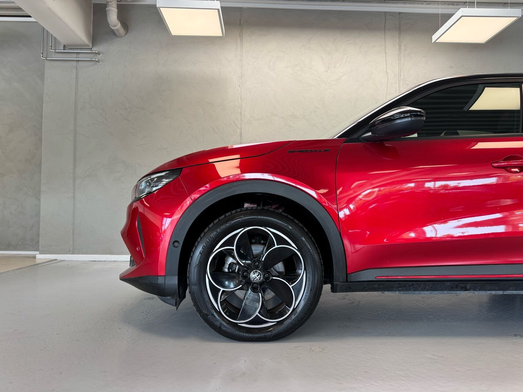 Rød Alfa Romeo Junior fra 2025