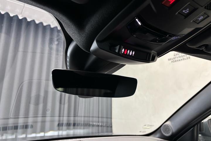 Grå Alfa Romeo Junior fra 2025