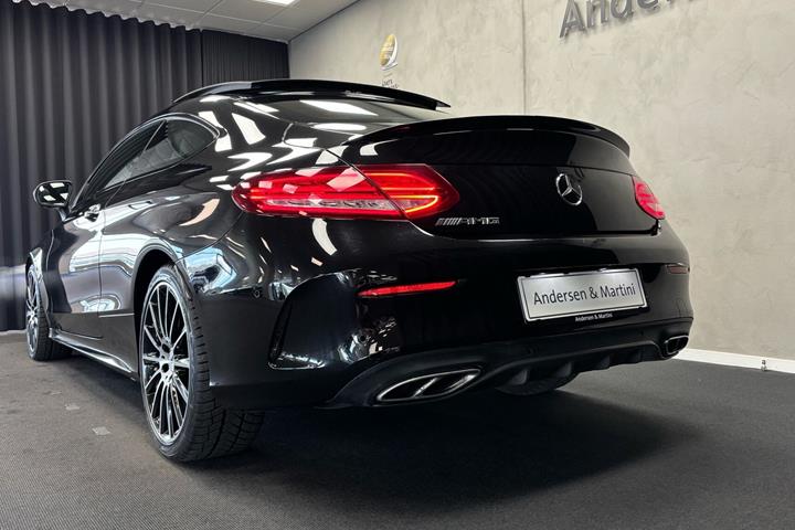Sort Mercedes C43 AMG fra 2018