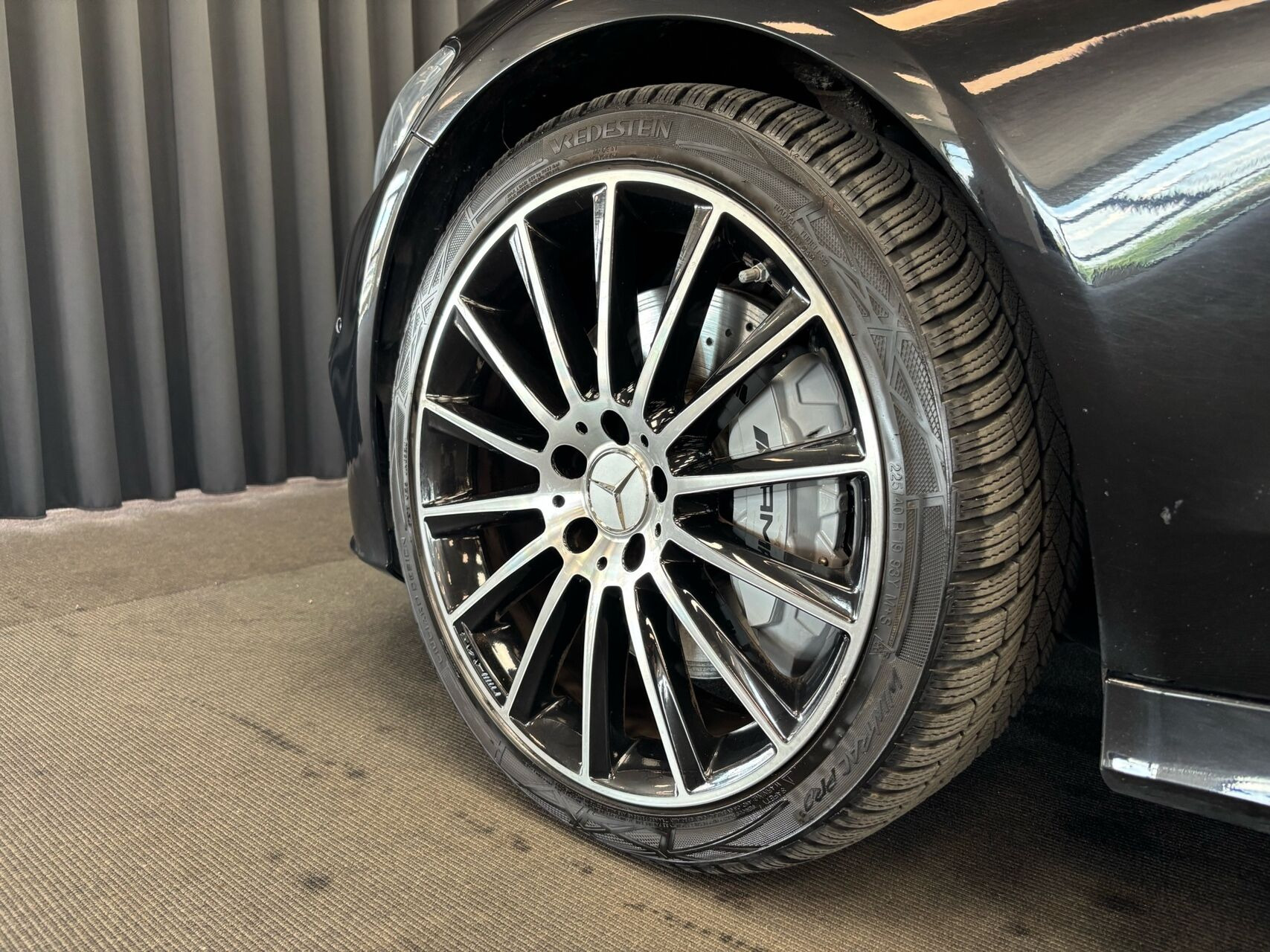 Sort Mercedes C43 AMG fra 2018