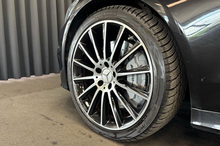 Sort Mercedes C43 AMG fra 2018