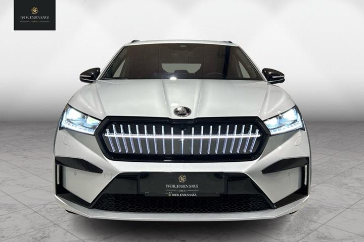 Sølv Skoda Enyaq fra 2024