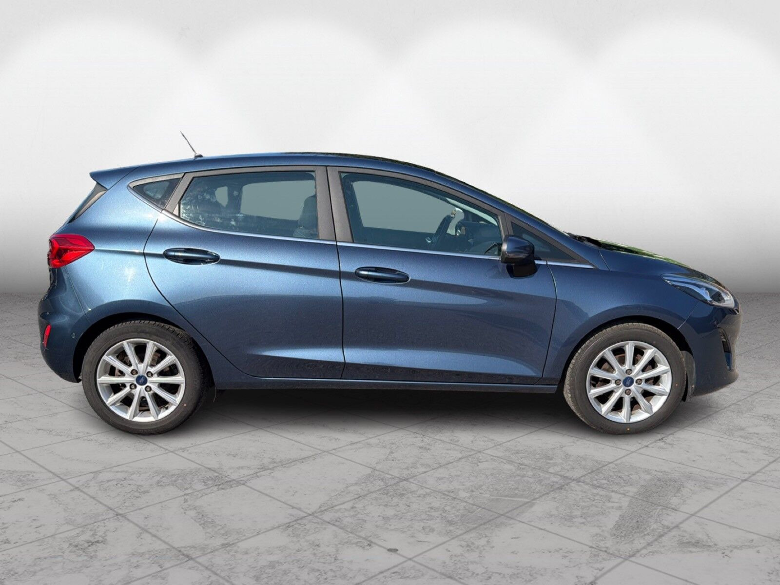 Blå Ford Fiesta fra 2019