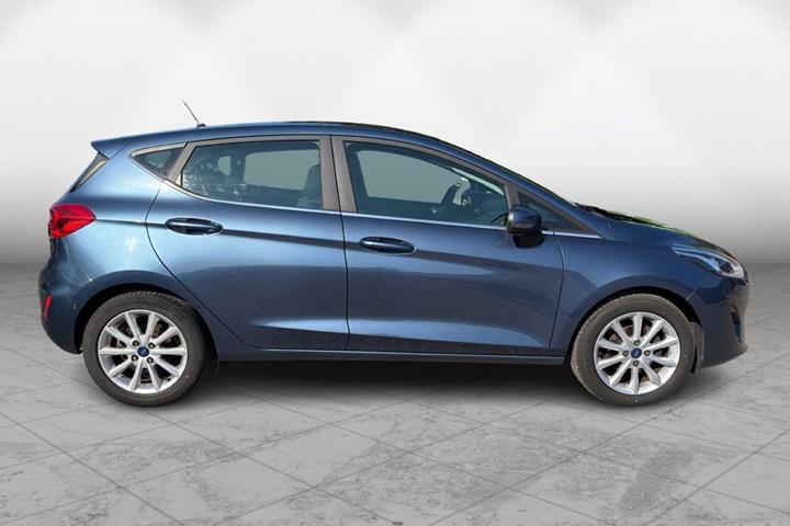 Blå Ford Fiesta fra 2019