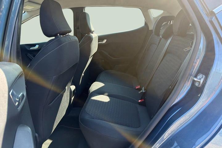 Blå Ford Fiesta fra 2019