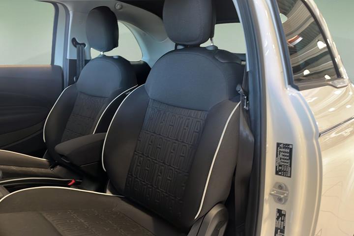 Hvid Fiat 500e fra 2023