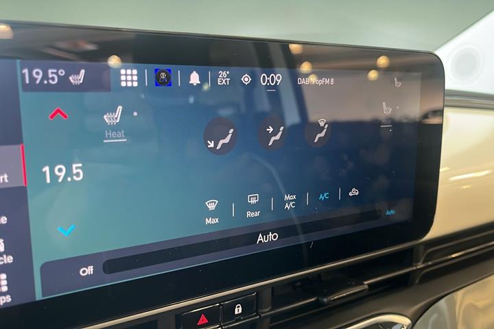 Hvid Fiat 500e fra 2023