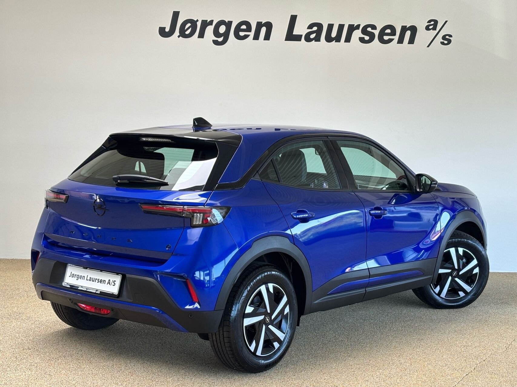 Blå Opel Mokka-e fra 2025