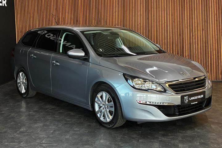 Sølv Peugeot 308 fra 2017