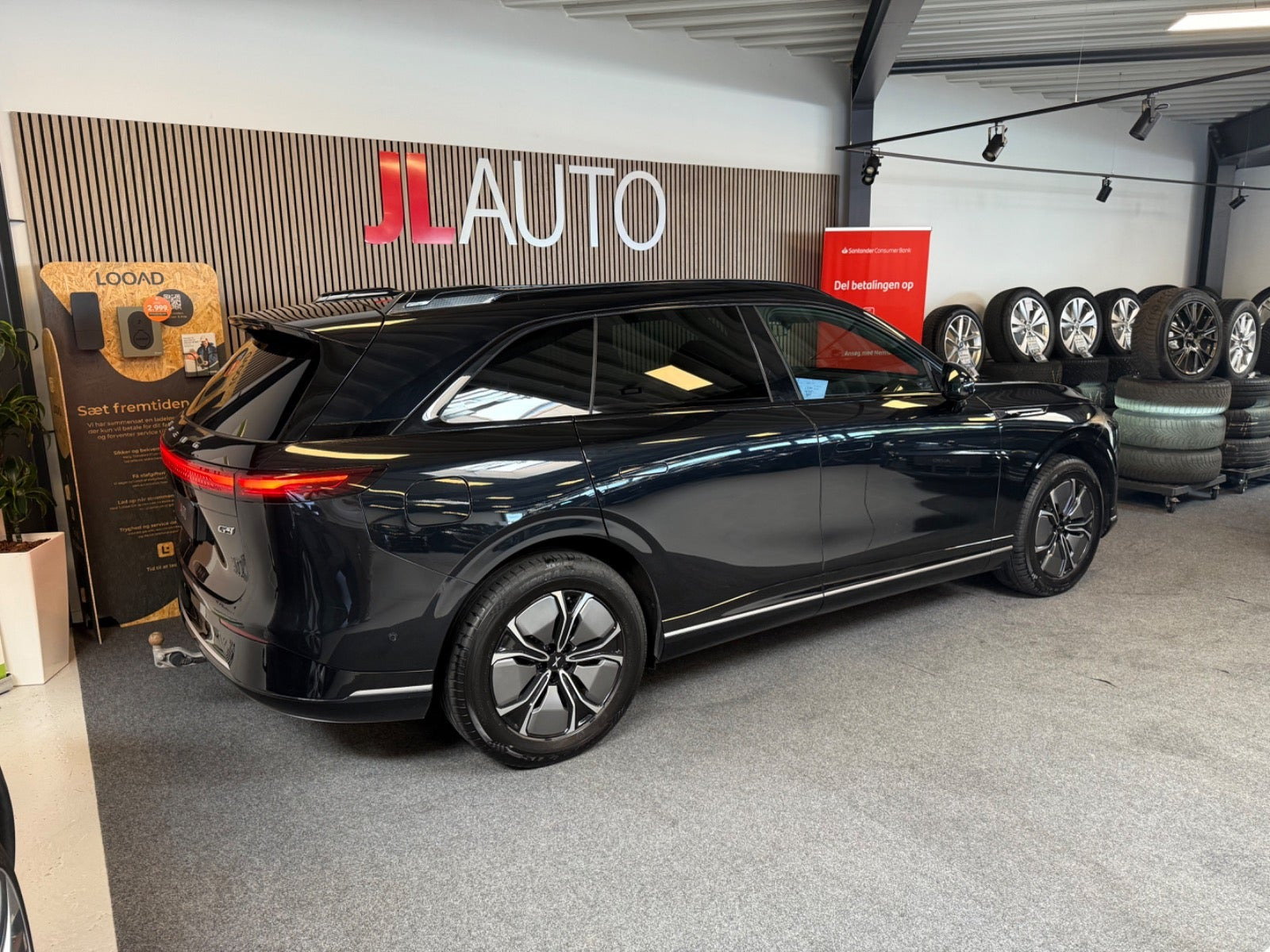 Sort Xpeng G9 fra 2024