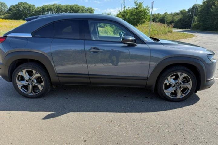 Grå Mazda MX-30 fra 2020