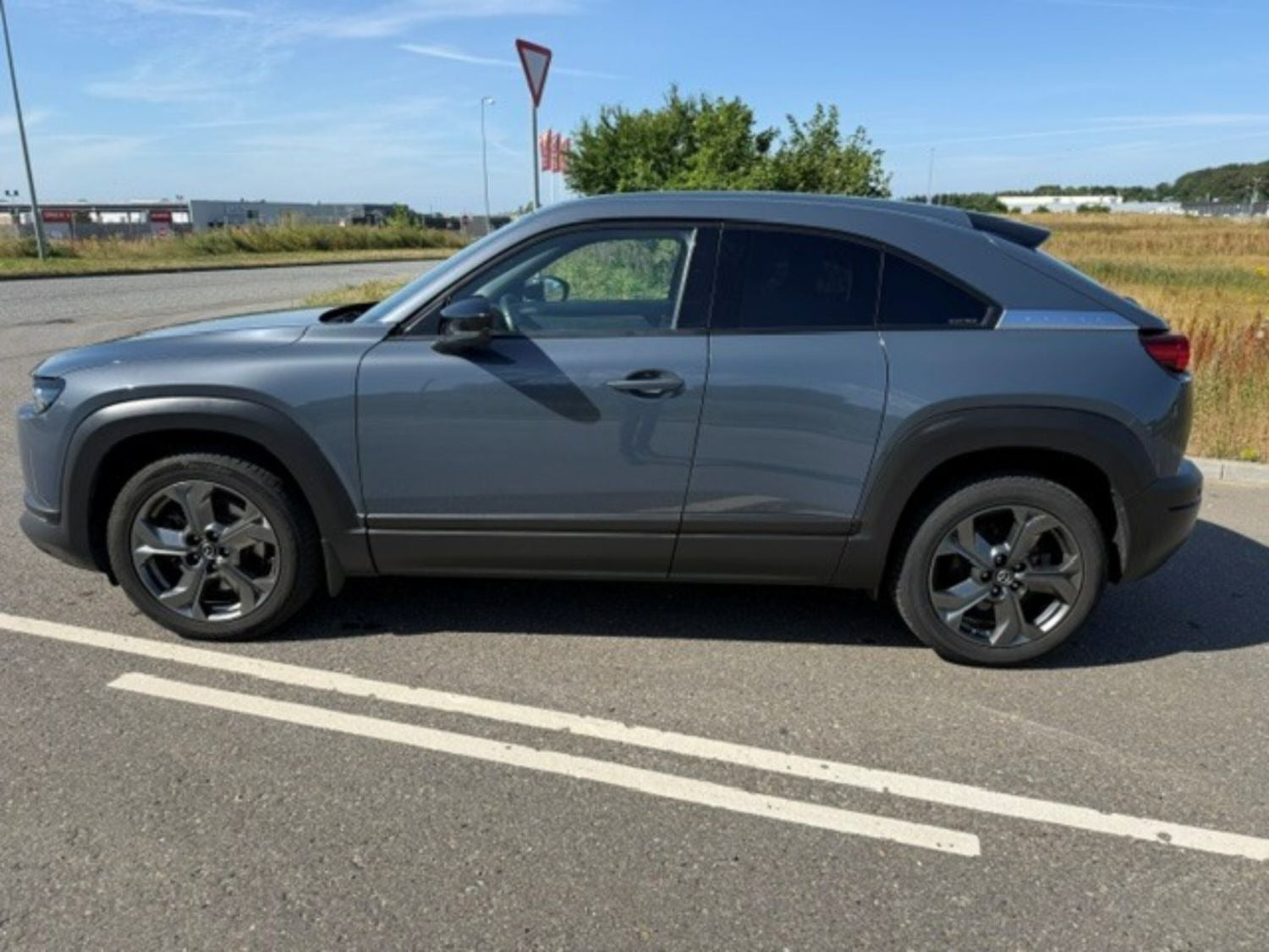 Grå Mazda MX-30 fra 2020