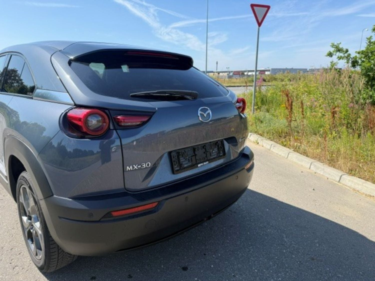 Grå Mazda MX-30 fra 2020