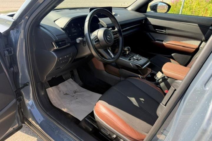 Grå Mazda MX-30 fra 2020
