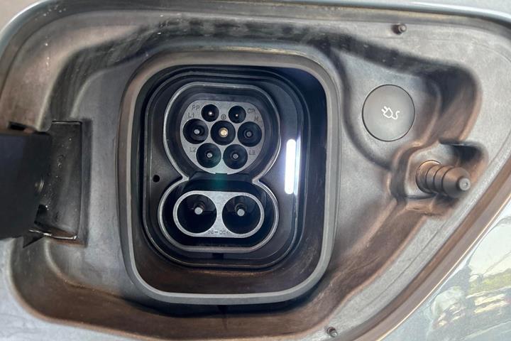 Grå Polestar 2 fra 2021