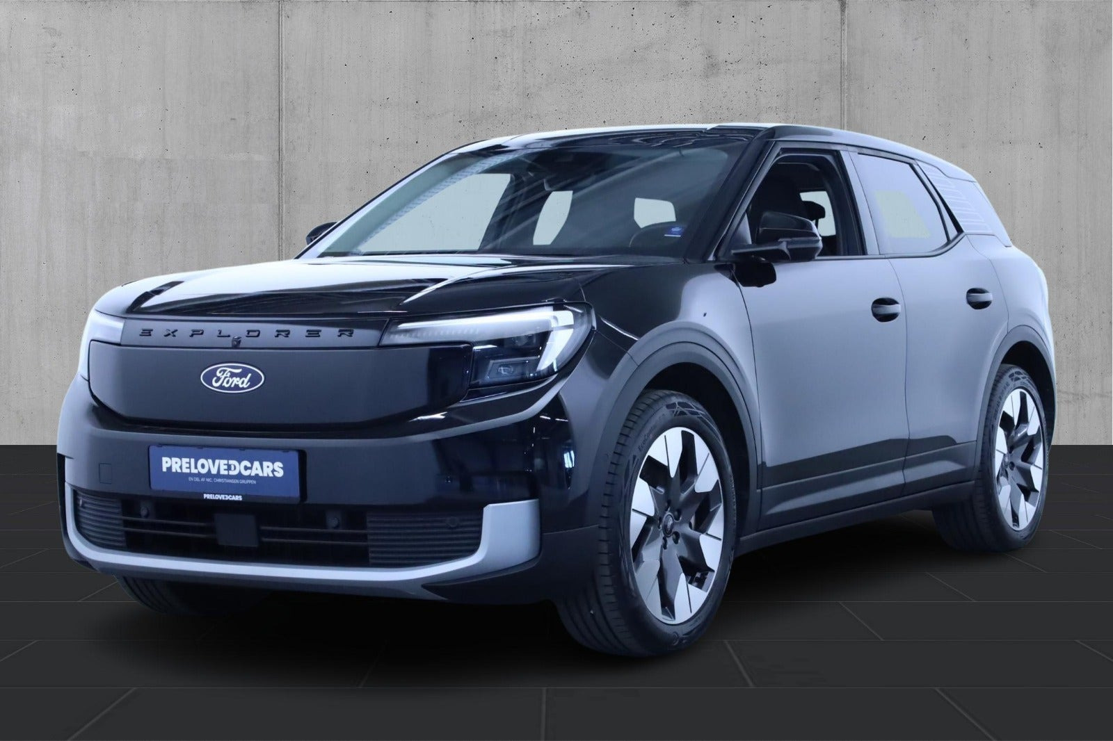 Ford Explorer 77 Premium Extended Range