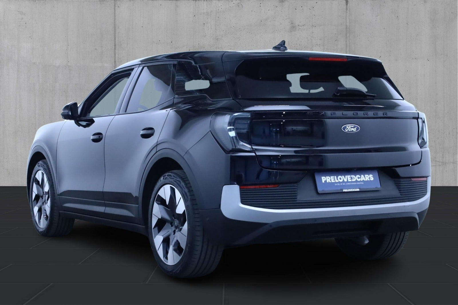 Sort Ford Explorer fra 2025