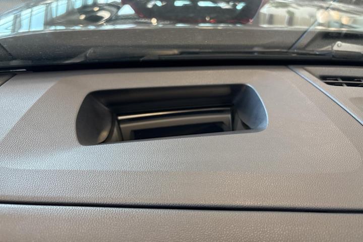 Sort Ford Explorer fra 2025