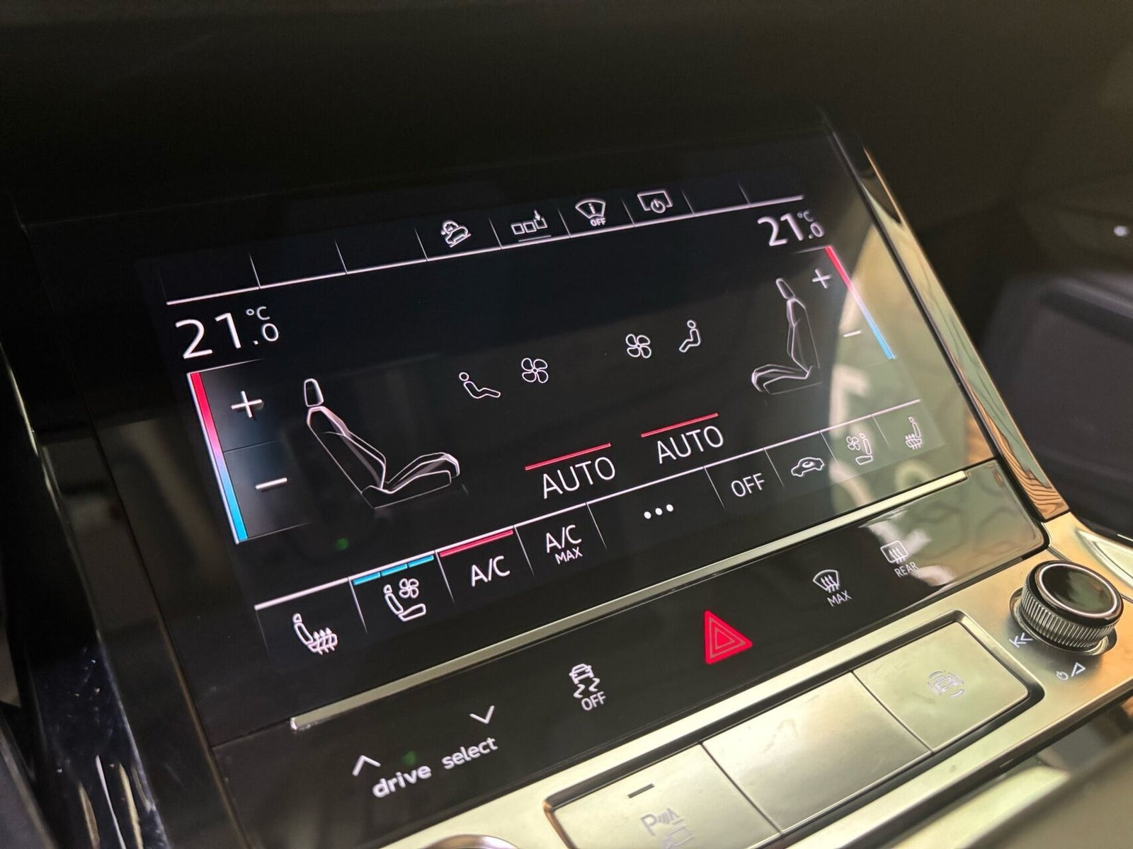 Hvid Audi e-tron fra 2019