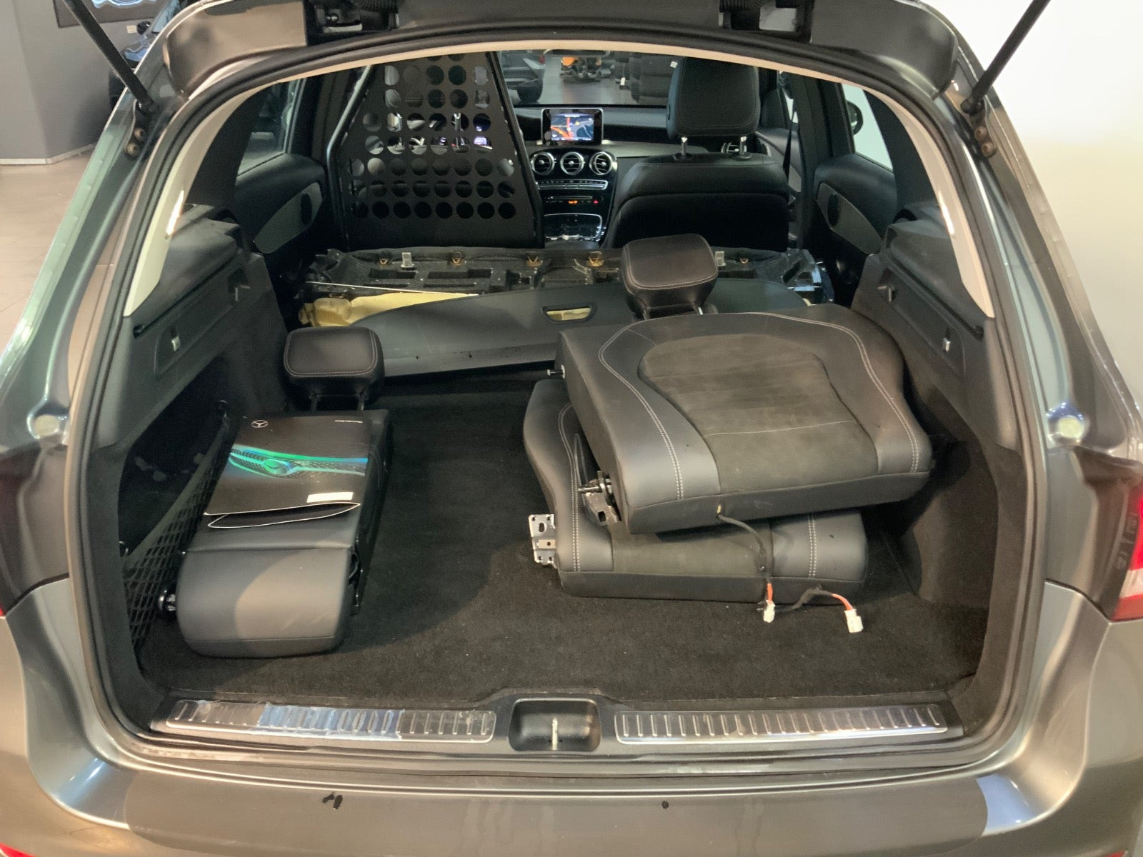 Grå Mercedes GLC220 d fra 2016