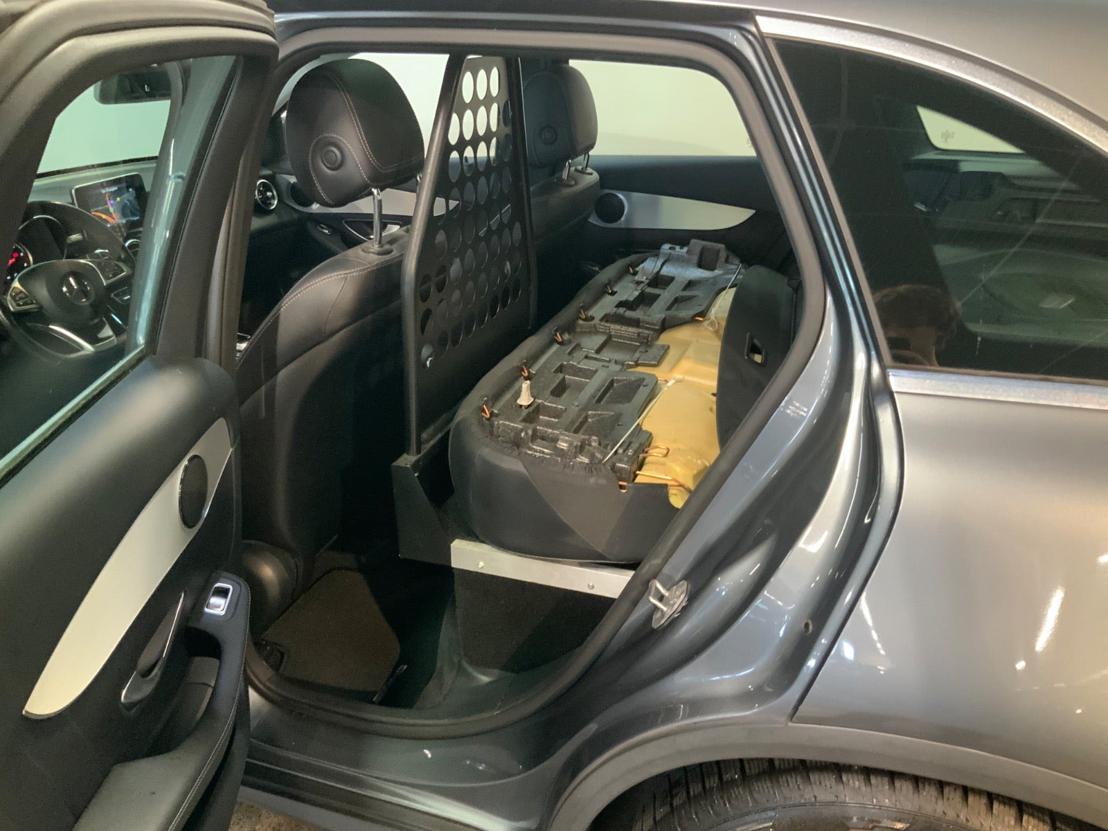Grå Mercedes GLC220 d fra 2016