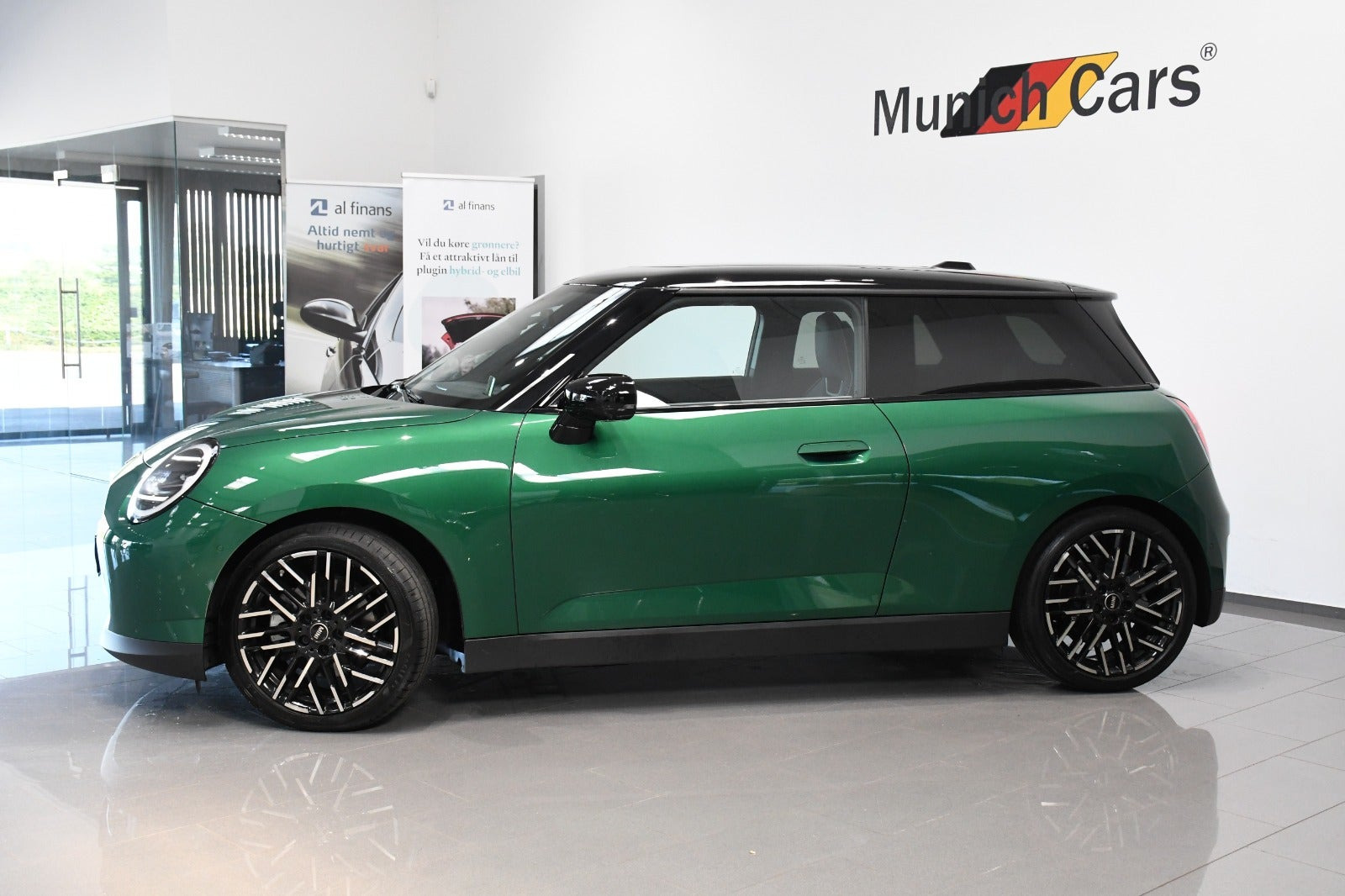 Grøn Mini Cooper E fra 2025